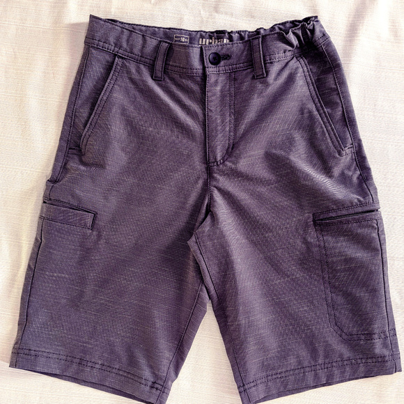 Boy's Urban Pipeline Gray Tech Cargo Shorts - Picture 1 of 5